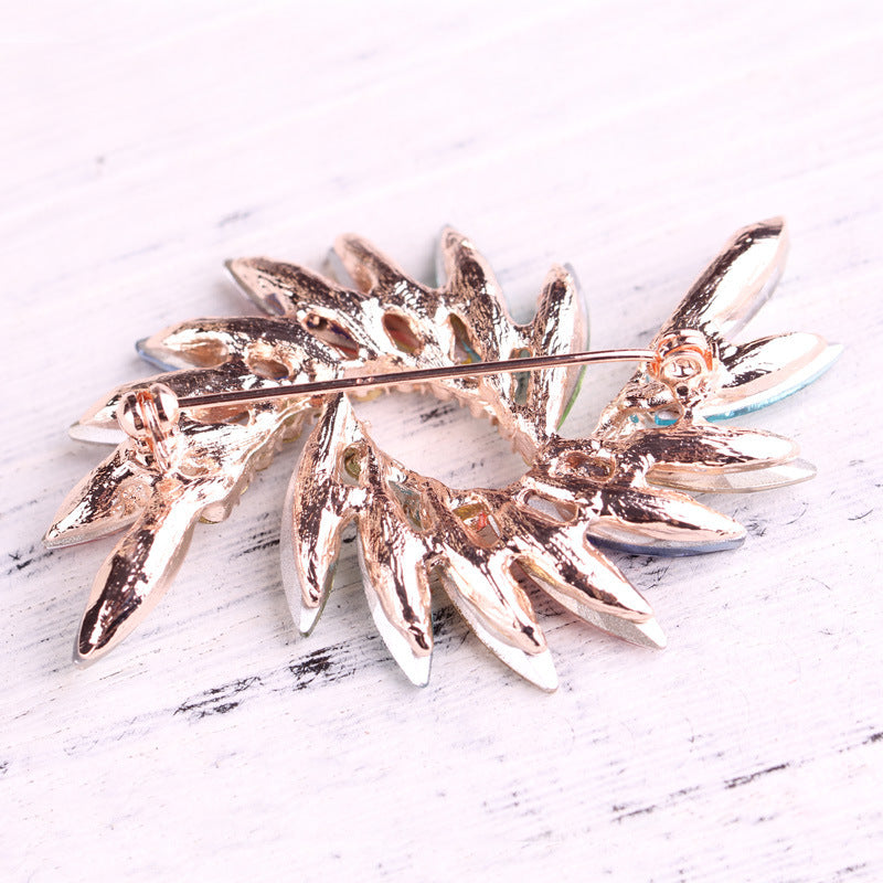 Lanhao Korean-style Chic And Unique All-match Crystal Glass Brooch Pin For Men And Women Clothing Ornament Accessories XZ406